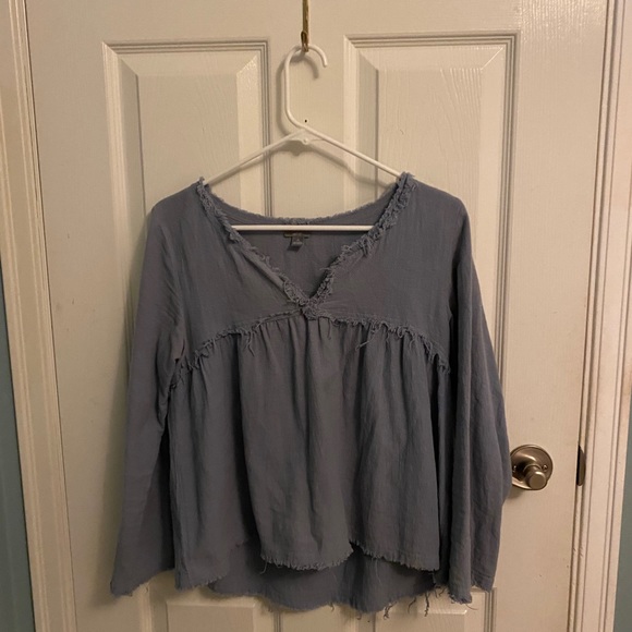 Baby blue blouse with frayed hems - Picture 4 of 5